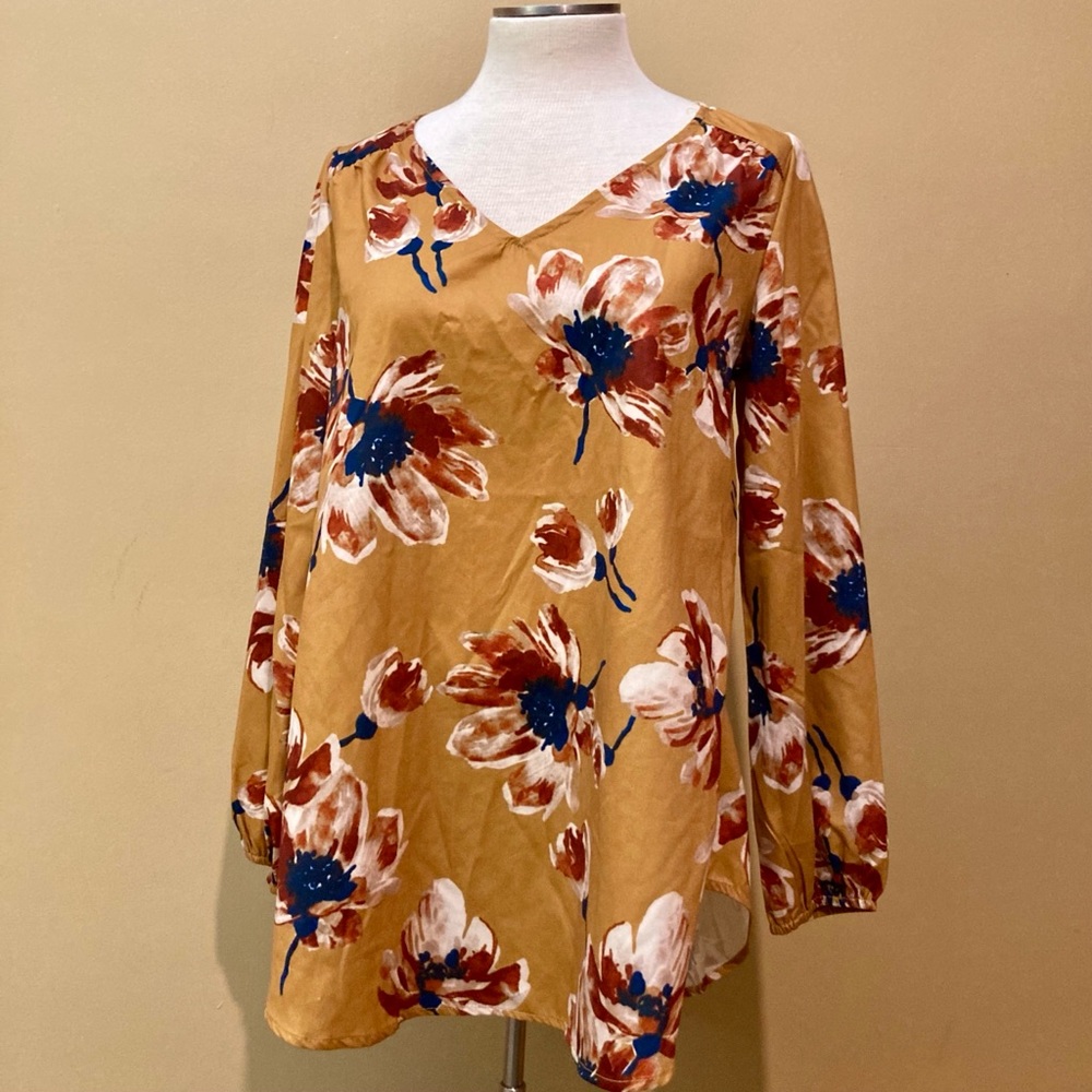 LOVE + HARMONY floral back cut-out top NWOT